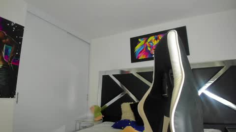 Snapshot of peter_coleman chatting on 12/21/24, 02:41 PeterColeman online show from 12/21/24, 02:41