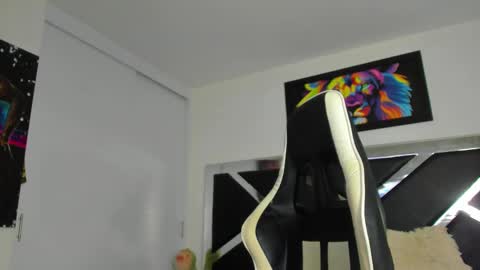 Snapshot of peter_coleman chatting on 02/14/25, 03:00 PeterColeman online show from 02/14/25, 03:00