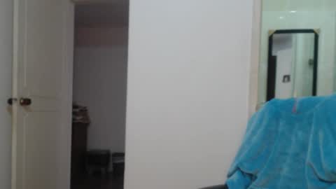 Snapshot of peter_x_annaud chatting on 09/27/25, 12:43 FELIPE online show from 09/27/25, 12:43