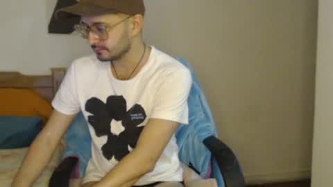 Snapshot of peter_x_annaud chatting on 10/09/25, 11:08 FELIPE online show from 10/09/25, 11:08