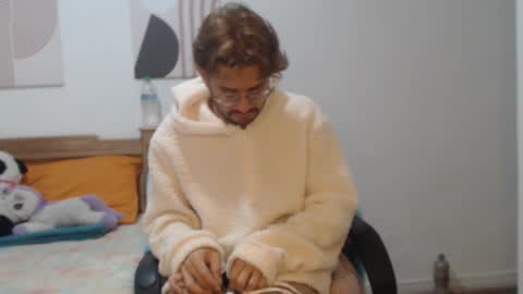 Snapshot of peter_x_annaud chatting on 10/12/25, 11:09 FELIPE online show from 10/12/25, 11:09