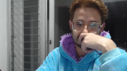 Snapshot of peter_x_annaud chatting on 10/24/25, 01:03 FELIPE online show from 10/24/25, 01:03