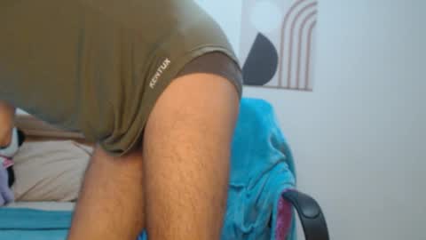 Snapshot of peter_x_annaud chatting on 11/08/25, 11:10 FELIPE online show from 11/08/25, 11:10