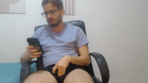 Snapshot of peter_x_annaud chatting on 12/22/25, 10:23 FELIPE online show from 12/22/25, 10:23