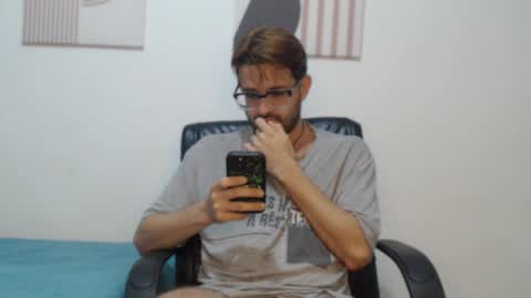 Snapshot of peter_x_annaud chatting on 01/13/26, 10:09 FELIPE online show from 01/13/26, 10:09
