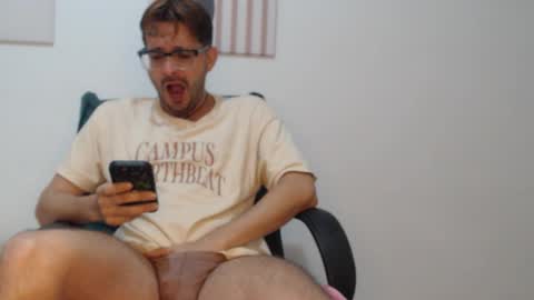 Snapshot of peter_x_annaud chatting on 02/04/26, 12:22 FELIPE online show from 02/04/26, 12:22