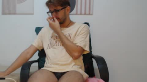 Snapshot of peter_x_annaud chatting on 02/05/26, 01:16 FELIPE online show from 02/05/26, 01:16