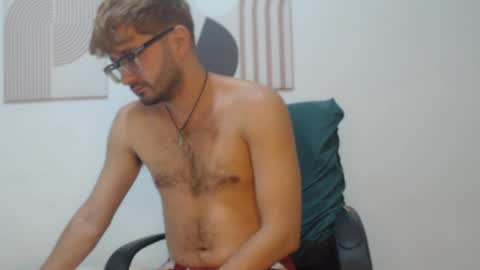 Snapshot of peter_x_annaud chatting on 04/19/26, 11:09 FELIPE online show from 04/19/26, 11:09