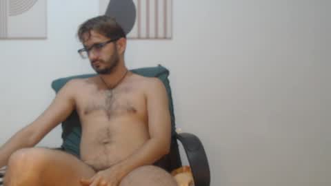 Snapshot of peter_x_annaud chatting on 05/23/26, 11:03 FELIPE online show from 05/23/26, 11:03
