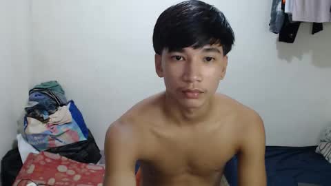 Snapshot of peterfan07 chatting on 11/24/25, 12:49 peterfan07 online show from 11/24/25, 12:49