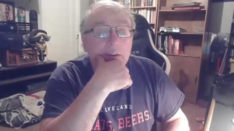 Snapshot of peterinohio57 chatting on 10/23/25, 11:20 peterinohio57 online show from 10/23/25, 11:20