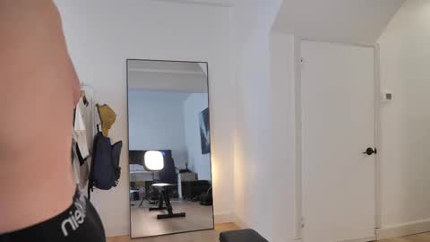 Snapshot of peterparkerrxox chatting on 11/19/25, 06:52 Peter Parker online show from 11/19/25, 06:52