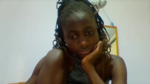 Snapshot of petite_ariana chatting on 04/04/26, 10:24 ariana online show from 04/04/26, 10:24