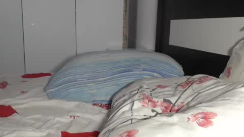 petite_danielle online show from 06/25/26, 07:57