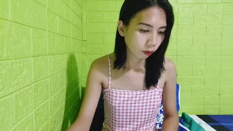 Snapshot of petite_dicklover chatting on 03/02/25, 07:32 Yuriee online show from 03/02/25, 07:32