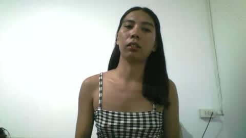 Snapshot of petite_dicklover chatting on 06/06/26, 11:48 Yuriee online show from 06/06/26, 11:48