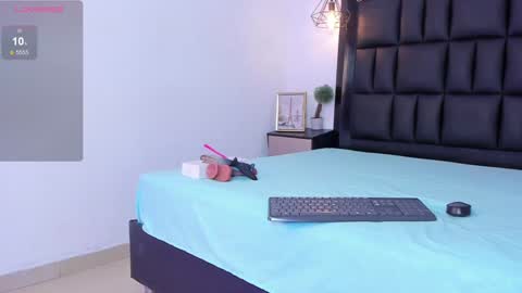 Esther online show from 02/04/25, 12:11