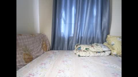 Snapshot of petite_funnie chatting on 09/24/25, 07:33 petite_funnie online show from 09/24/25, 07:33