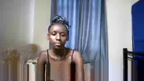 Snapshot of petite_funnie chatting on 10/28/25, 07:56 petite_funnie online show from 10/28/25, 07:56