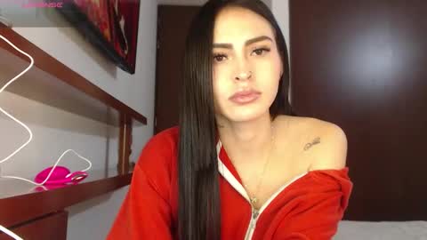 Snapshot of petite_linda chatting on 02/20/26, 06:26 Linda online show from 02/20/26, 06:26