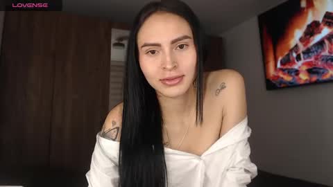 Snapshot of petite_linda chatting on 05/14/26, 04:52 Linda online show from 05/14/26, 04:52