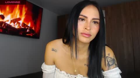 Snapshot of petite_linda chatting on 06/06/26, 07:46 Linda online show from 06/06/26, 07:46