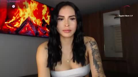 Snapshot of petite_linda chatting on 06/13/26, 03:26 Linda online show from 06/13/26, 03:26