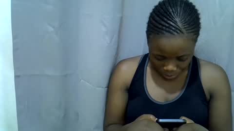 petite_melan online show from 09/09/25, 12:37