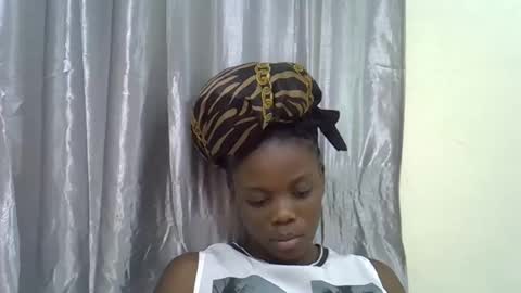 Snapshot of petite_melan chatting on 10/21/25, 07:36 petite_melan online show from 10/21/25, 07:36