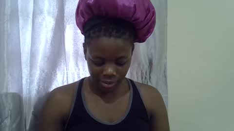 Snapshot of petite_melan chatting on 10/23/25, 09:52 petite_melan online show from 10/23/25, 09:52