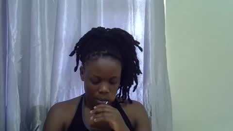 Snapshot of petite_melan chatting on 10/26/25, 08:31 petite_melan online show from 10/26/25, 08:31