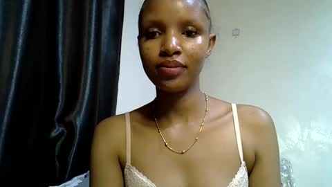 petite_melinda online show from 06/08/26, 01:28