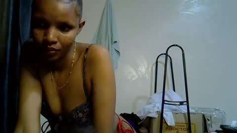 petite_melinda online show from 06/10/26, 01:06