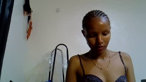 petite_melinda online show from 06/18/26, 09:41