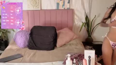 Snapshot of petite_pepper18 chatting on 06/17/26, 07:59 petite_pepper18 online show from 06/17/26, 07:59