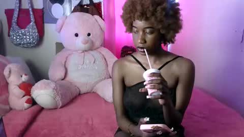 Snapshot of petite_princes chatting on 03/06/26, 09:17 petite_princes online show from 03/06/26, 09:17