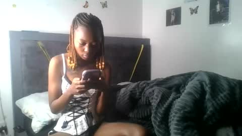 Snapshot of petite_queen69 chatting on 06/08/26, 03:29 petite_queen69 online show from 06/08/26, 03:29