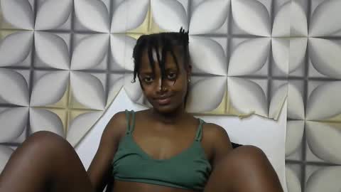 Snapshot of petite_star2 chatting on 10/20/25, 08:53 petite_star2 online show from 10/20/25, 08:53
