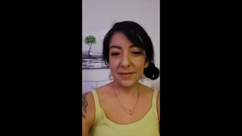 Snapshot of petite_treat_ chatting on 12/16/25, 07:35 petite treat online show from 12/16/25, 07:35