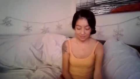 Snapshot of petite_treat_ chatting on 12/17/25, 08:15 petite treat online show from 12/17/25, 08:15