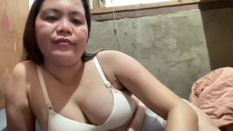 Snapshot of petiteasian_angel chatting on 05/21/26, 11:56 Hanna online show from 05/21/26, 11:56
