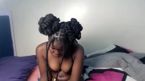petitebeautyy online show from 06/11/26, 02:22