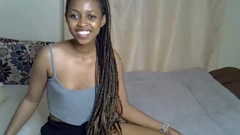 Snapshot of petitecaramell chatting on 10/21/25, 03:13 Caramel online show from 10/21/25, 03:13