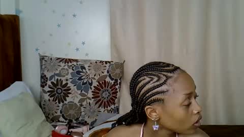 Snapshot of petitecaramell chatting on 11/24/25, 12:54 Caramel online show from 11/24/25, 12:54