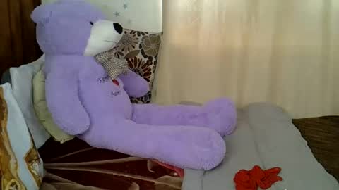 Snapshot of petitecaramell chatting on 11/30/25, 01:26 Caramel online show from 11/30/25, 01:26