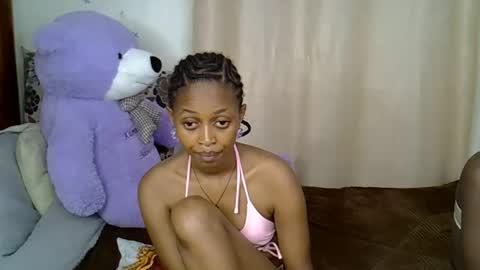 Snapshot of petitecaramell chatting on 12/04/25, 03:10 Caramel online show from 12/04/25, 03:10