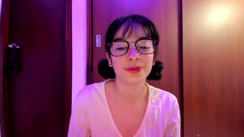 Lunna online show from 12/18/24, 03:26