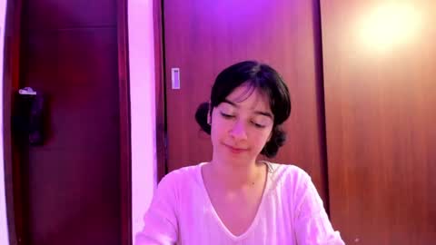 Lunna online show from 12/18/24, 06:32