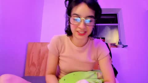 Lunna online show from 12/21/24, 02:19