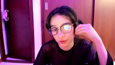 Lunna online show from 02/02/25, 05:21